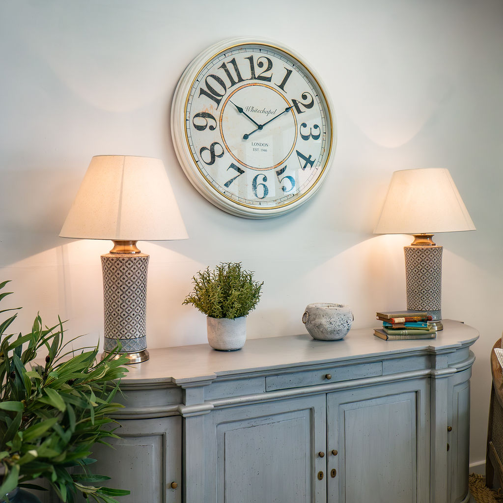 Lattice Patterned Cylinder Table Lamp - Image 3